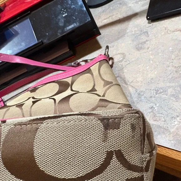 Coach Brown and Pink Signature Shoulder Bag/ cross body! - Picture 7 of 10